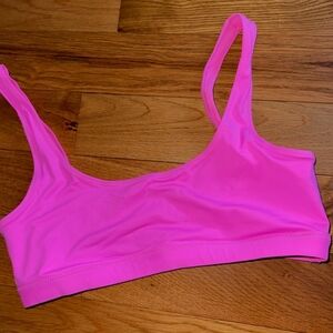 SKIMS RECYCLED SWIM TANK BIKINI TOP, TAFFY, MEDIUM